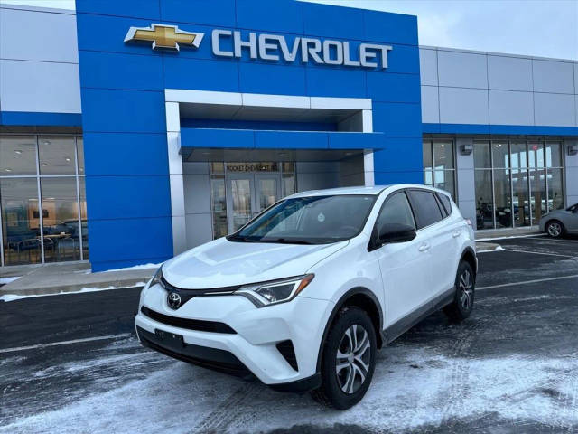 2017 Toyota RAV4 LE FWD photo