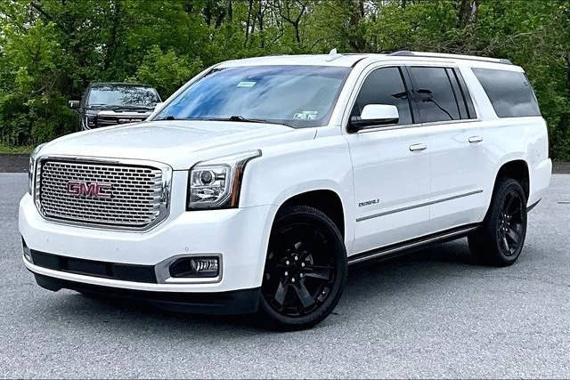 2017 GMC Yukon XL Denali 4WD photo