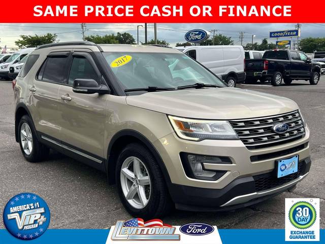 2017 Ford Explorer XLT 4WD photo