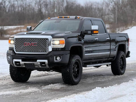 2017 GMC Sierra 3500HD Denali 4WD photo