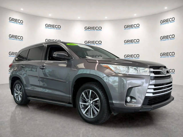 2017 Toyota Highlander XLE AWD photo