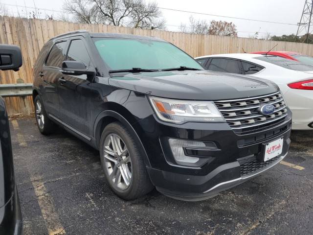 2017 Ford Explorer XLT FWD photo