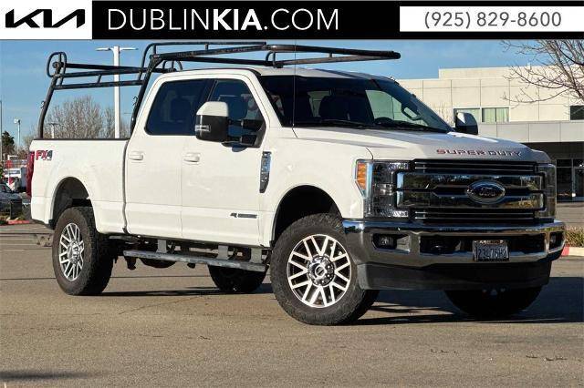 2017 Ford F-250 Super Duty Lariat 4WD photo