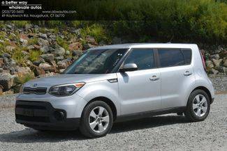 2017 Kia Soul Base FWD photo