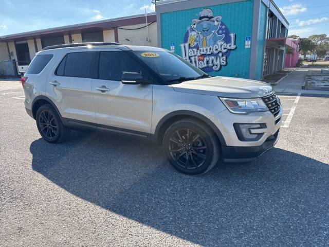 2017 Ford Explorer XLT 4WD photo