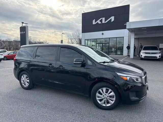 2017 Kia Sedona LX FWD photo