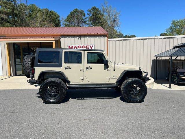 2017 Jeep Wrangler Unlimited Sahara 4WD photo