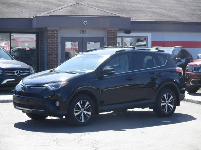 2017 Toyota RAV4 XLE AWD photo