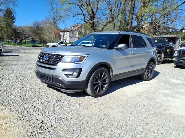 2017 Ford Explorer XLT 4WD photo