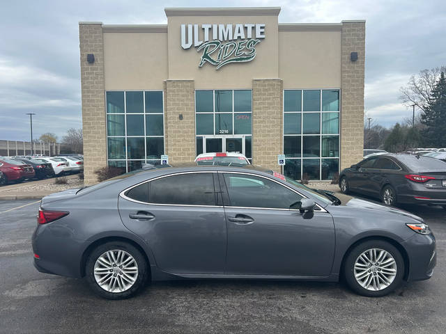 2016 Lexus ES  FWD photo