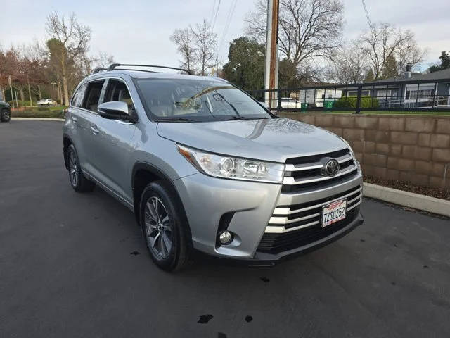 2017 Toyota Highlander XLE AWD photo
