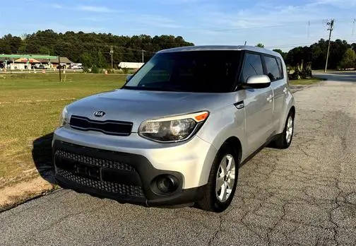 2017 Kia Soul Base FWD photo