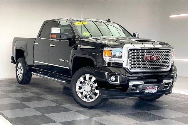 2017 GMC Sierra 2500HD Denali 4WD photo