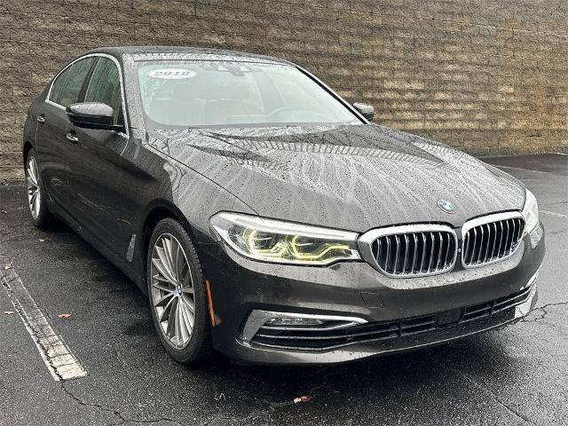 2018 BMW 5 Series 530i RWD photo