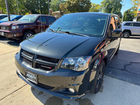 2017 Dodge Grand Caravan SXT FWD photo