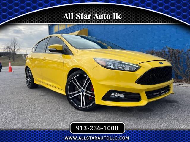 2017 Ford Focus ST FWD photo