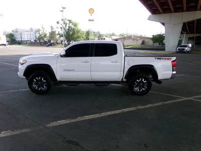 2017 Toyota Tacoma TRD Off Road 4WD photo