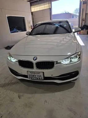 2017 BMW 3 Series 330i RWD photo