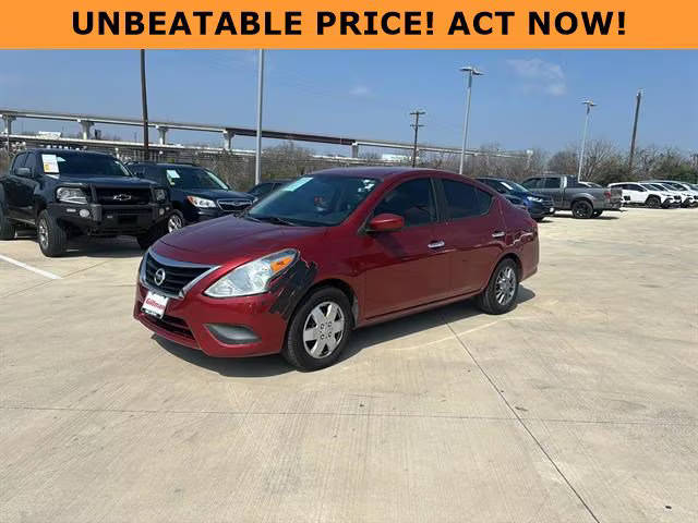 2016 Nissan Versa SV FWD photo
