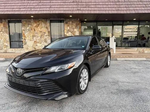 2018 Toyota Camry LE FWD photo