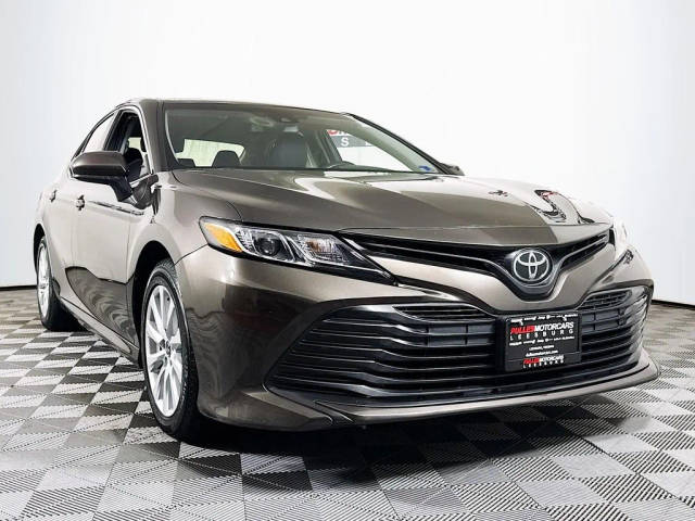 2018 Toyota Camry LE FWD photo