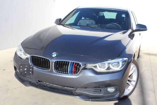 2016 BMW 3 Series 320i RWD photo