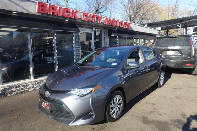 2017 Toyota Corolla LE FWD photo