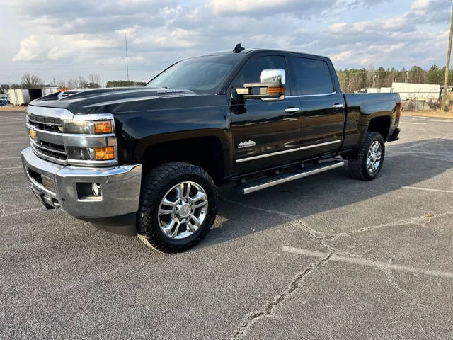 2018 Chevrolet Silverado 2500HD High Country 4WD photo