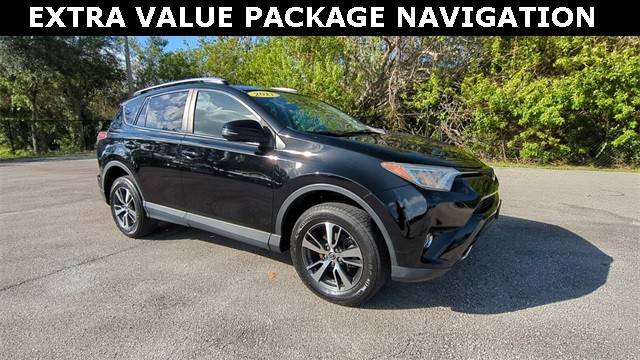 2017 Toyota RAV4 XLE AWD photo