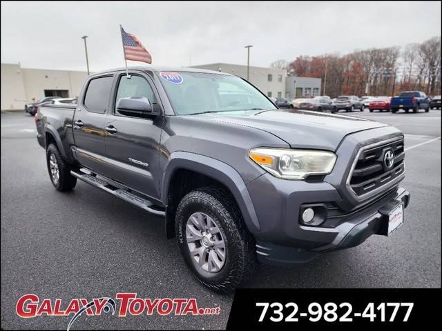 2017 Toyota Tacoma SR5 4WD photo