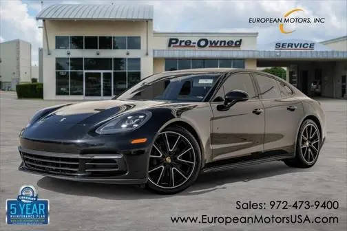 2018 Porsche Panamera  RWD photo