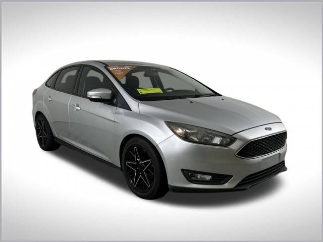 2017 Ford Focus SEL FWD photo