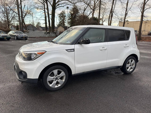 2017 Kia Soul Base FWD photo