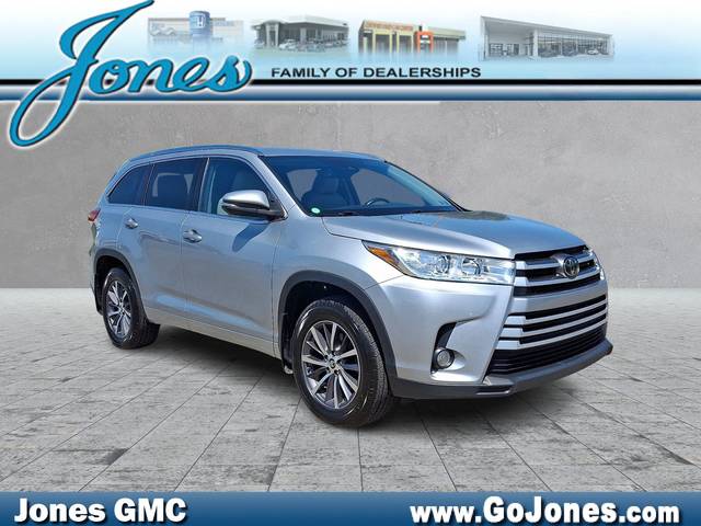 2017 Toyota Highlander XLE AWD photo