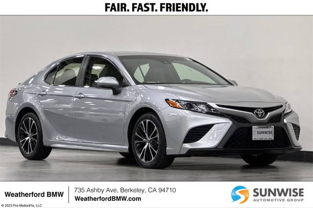 2018 Toyota Camry SE FWD photo