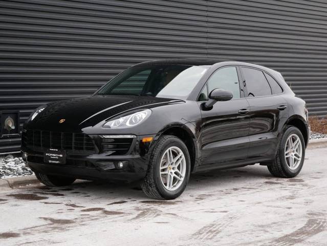 2018 Porsche Macan  AWD photo