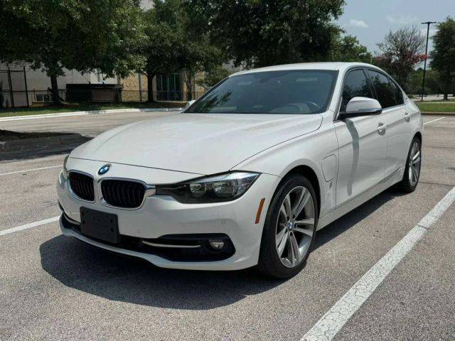 2017 BMW 3 Series 330e iPerformance RWD photo
