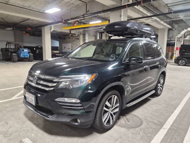 2017 Honda Pilot Touring AWD photo