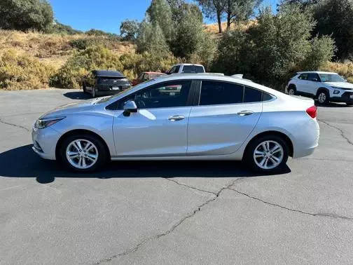 2017 Chevrolet Cruze LT FWD photo