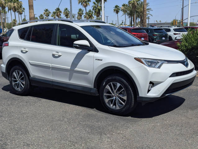 2017 Toyota RAV4 XLE AWD photo