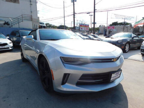 2017 Chevrolet Camaro 1LT RWD photo