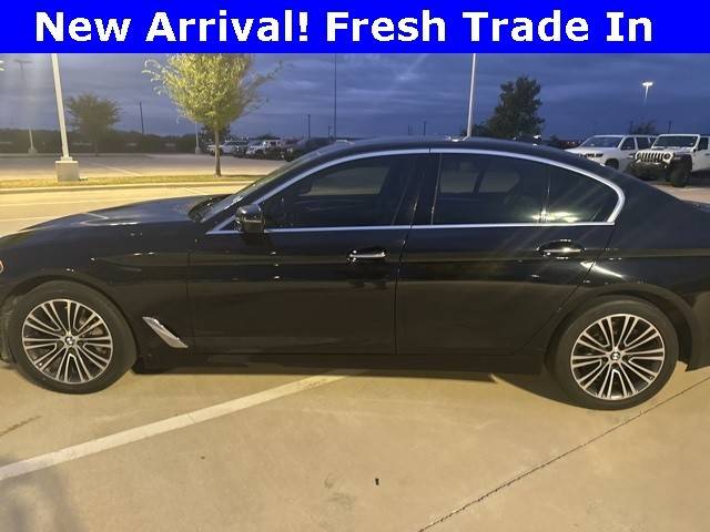 2018 BMW 5 Series 530i RWD photo