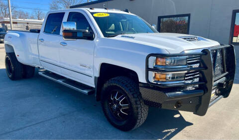 2017 Chevrolet Silverado 3500HD LTZ 4WD photo