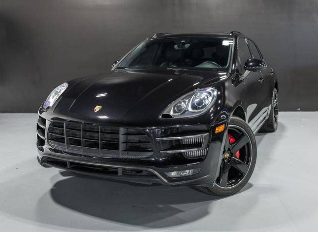 2016 Porsche Macan Turbo AWD photo