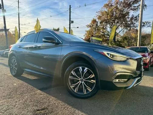 2018 Infiniti QX30 Premium AWD photo