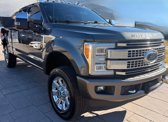 2017 Ford F-250 Super Duty Platinum 4WD photo