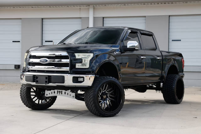 2017 Ford F-150 Lariat RWD photo