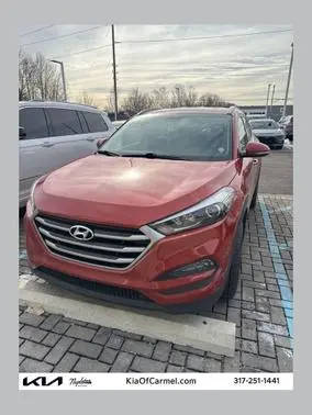 2017 Hyundai Tucson SE Plus AWD photo