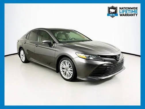 2018 Toyota Camry XLE FWD photo