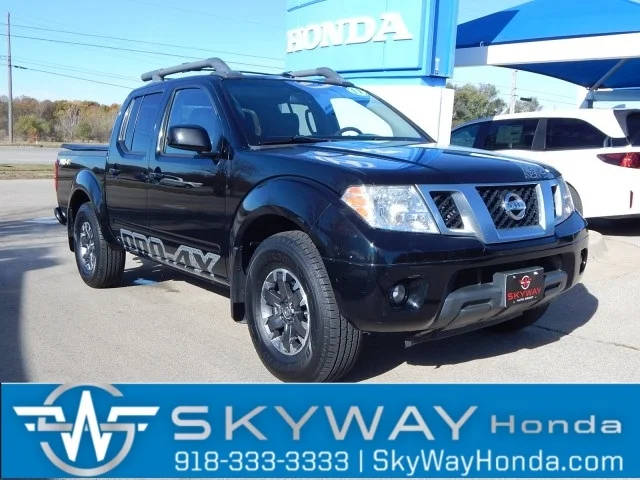 2017 Nissan Frontier PRO-4X 4WD photo